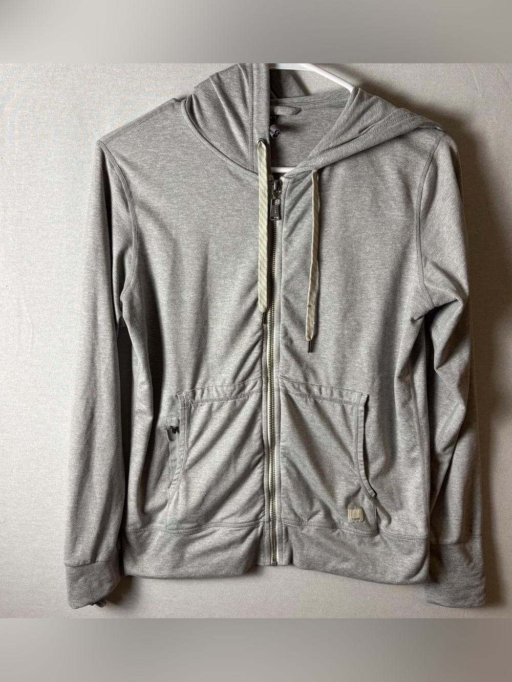 Vuori Halo Performance Hoodie Sweatshirt DreamKnit Grey Size Small